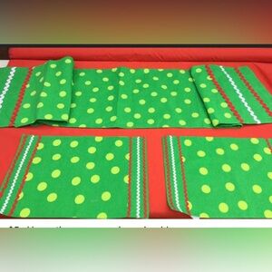 Celebrating Home Christmas Sprinkles Table mat and 4 setting placemats